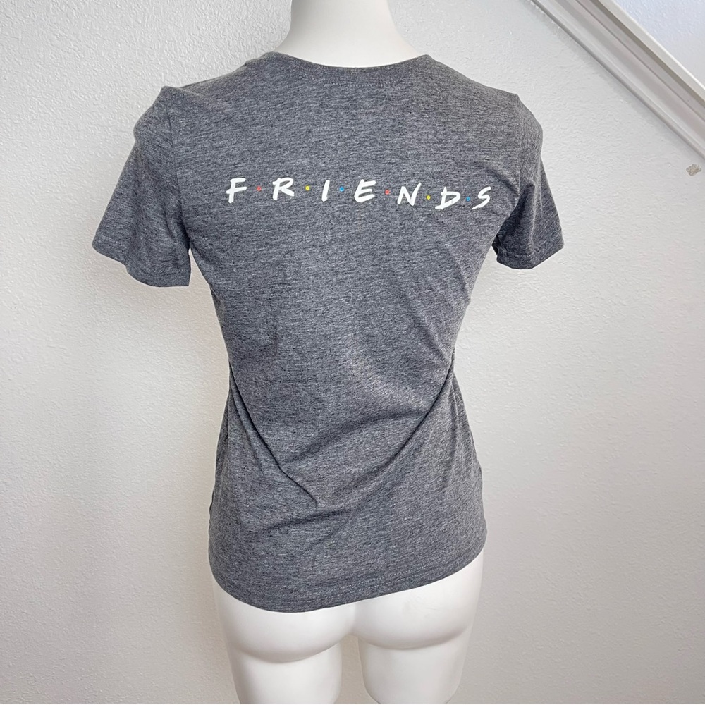 FRIENDS grey scoop neck t-shirt size XS  They don't know that we know slogan - Picture 2 of 4